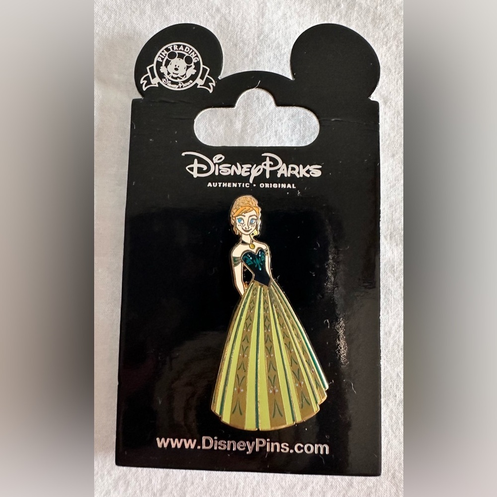 Anna Green Glitter Gown Princess Frozen Disney Paris 2023 Pin